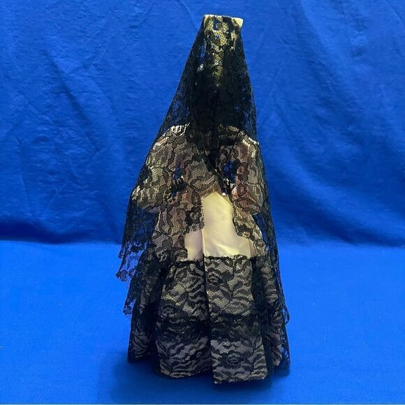 CARSELLE Flamenco Spanish Doll - Picture 7 of 9